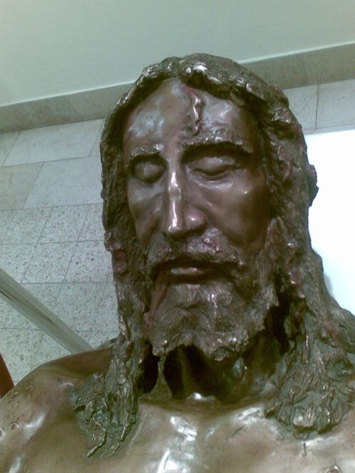 Bronze image of Jesus from shroud notre damme jerusalem-796657